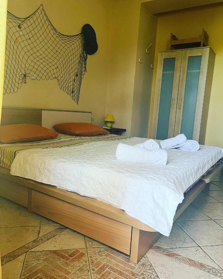 Guesthouse Kaliepia 이에리소스 외부 사진