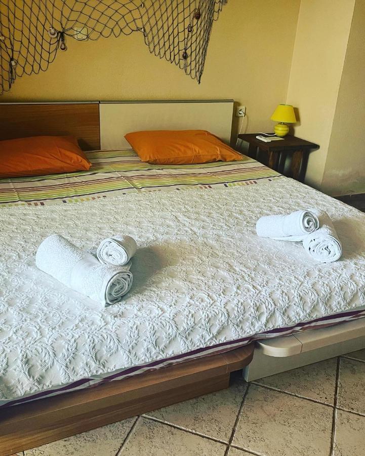 Guesthouse Kaliepia 이에리소스 외부 사진